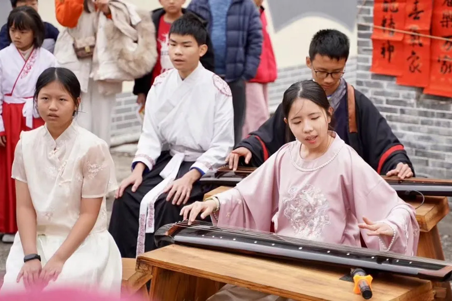 古琴：清新雅致，变化气质。