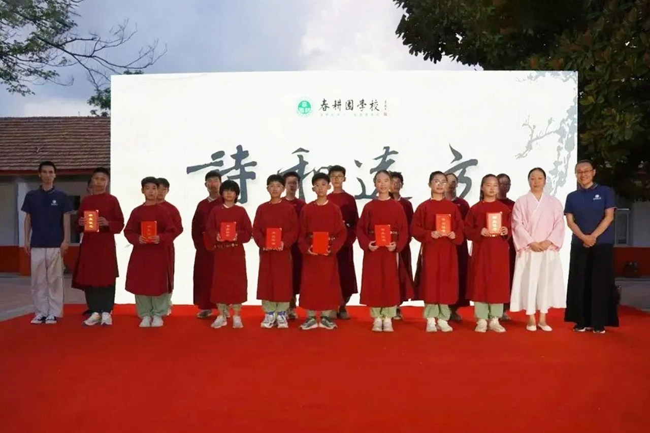 祝你们昂首展翅,飞向人生另一个海阔天空