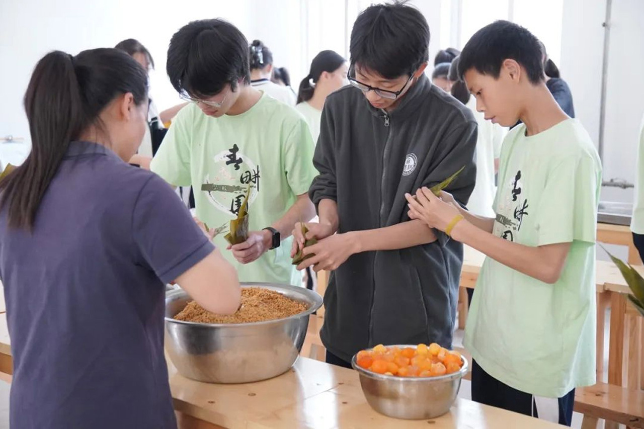 包裹温情，棕香四溢 | 春耕园学校传递着节日的温馨与喜悦