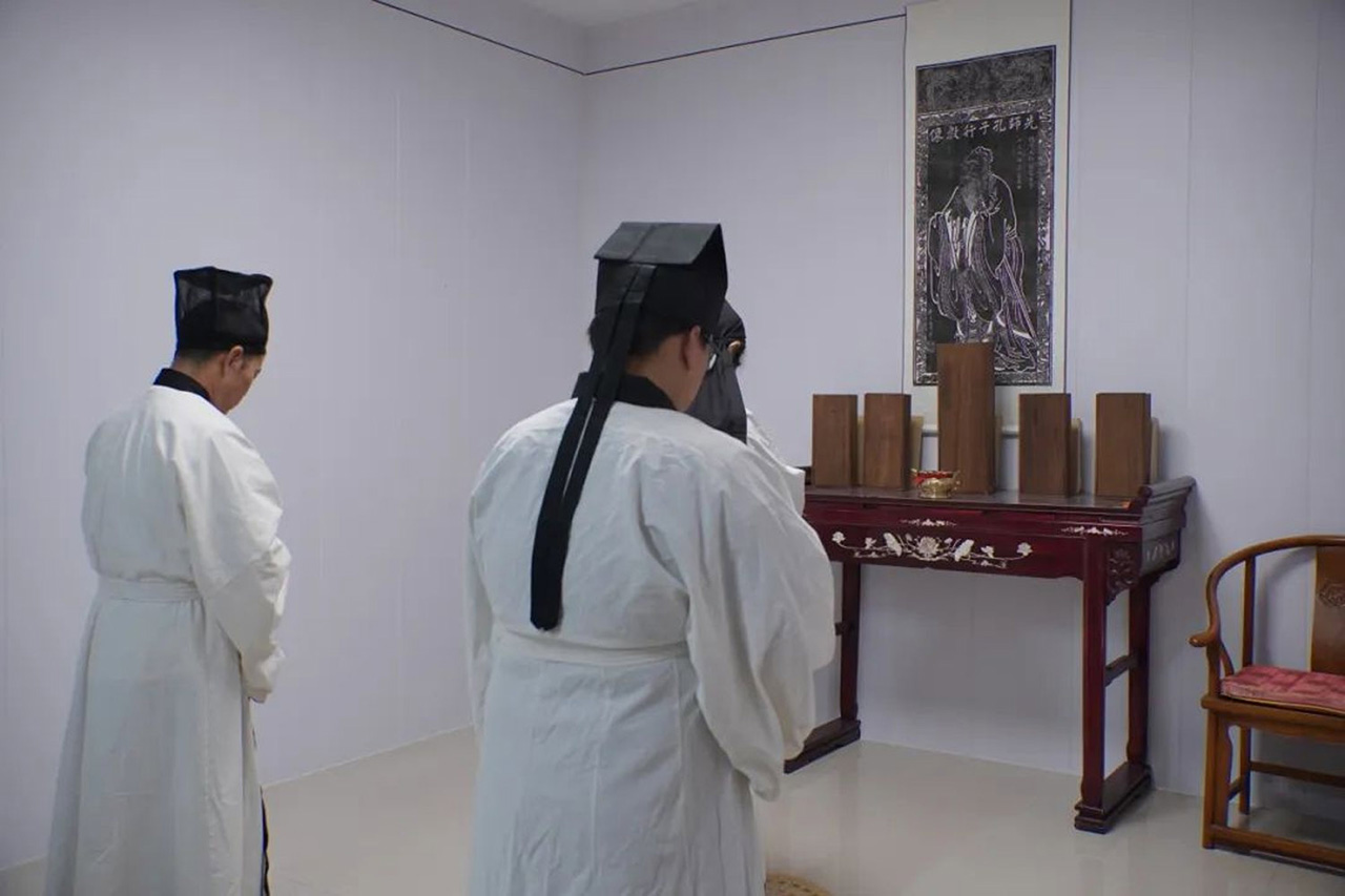 朔朢告拜至聖先師暨講會