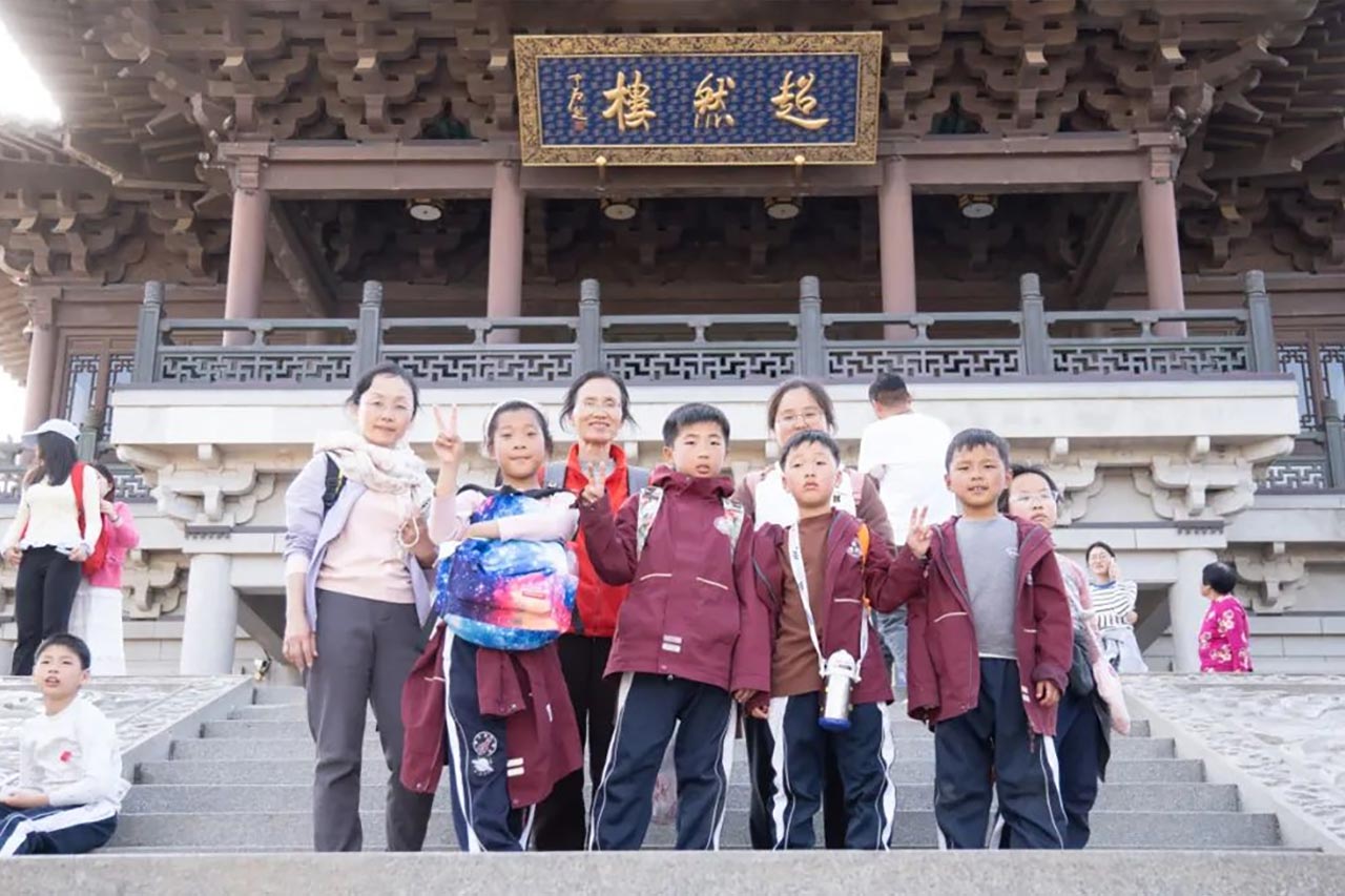 乙巳仲春，春耕园童子养正班游学济南记事